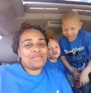 Meet your Posher, Candi